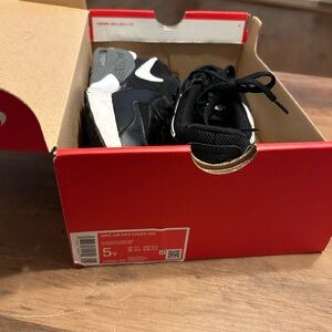 Nike Kids' Black and White Sneakers